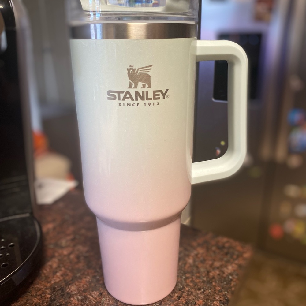 Stanley 40oz Tumblr Spearmint/Parfait Ombre